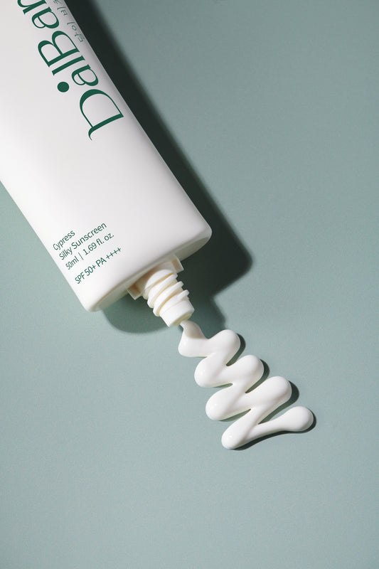 Cypress Silky Sunscreen Aydınlatıcı Nemlendirici Yaşlanma Karşıtı SPF50 Yüz Güneş Kremi 50 ml